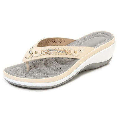 Elegant and airy sandals