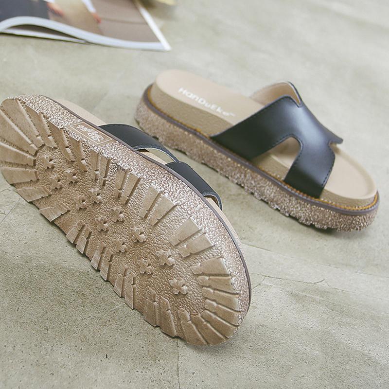 Trendy and comfy flats