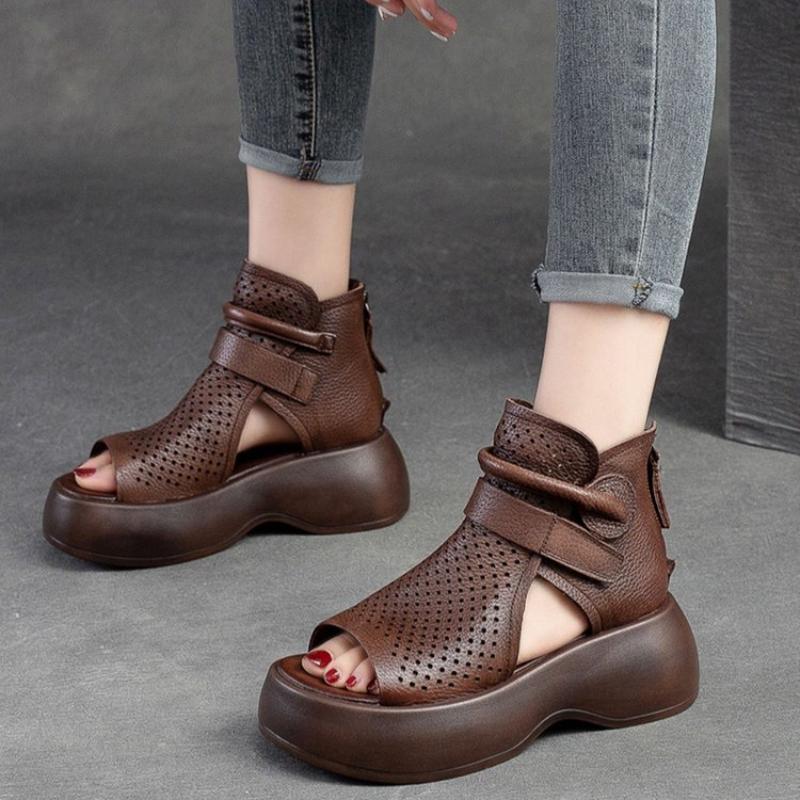 Vintage Casual leather sandals of high quality