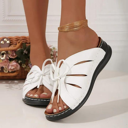 Slim and airy sandals