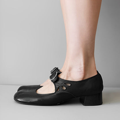 Summer vintage sandals with low heel