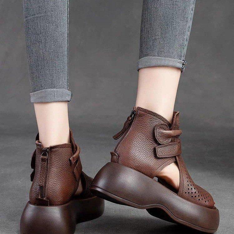 Vintage Casual leather sandals of high quality