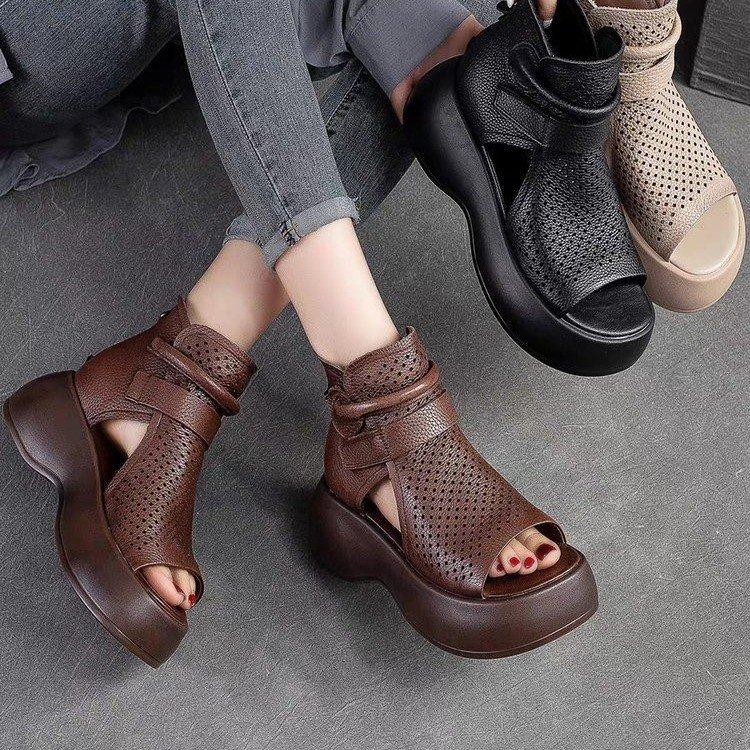 Vintage Casual leather sandals of high quality