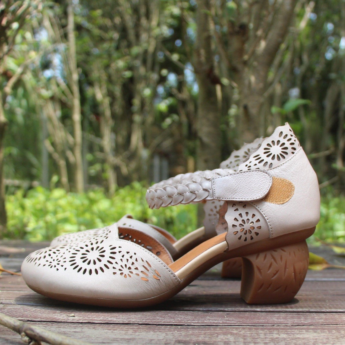 Relaxed and supportive orthopedic summer Heels