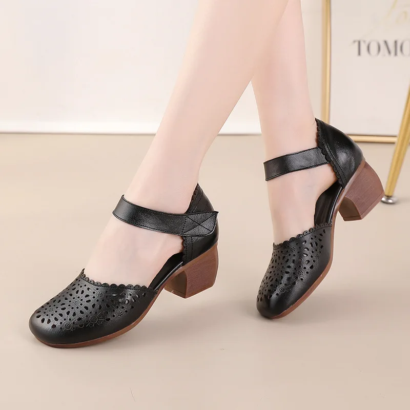 Hollowed-out Retro Heel