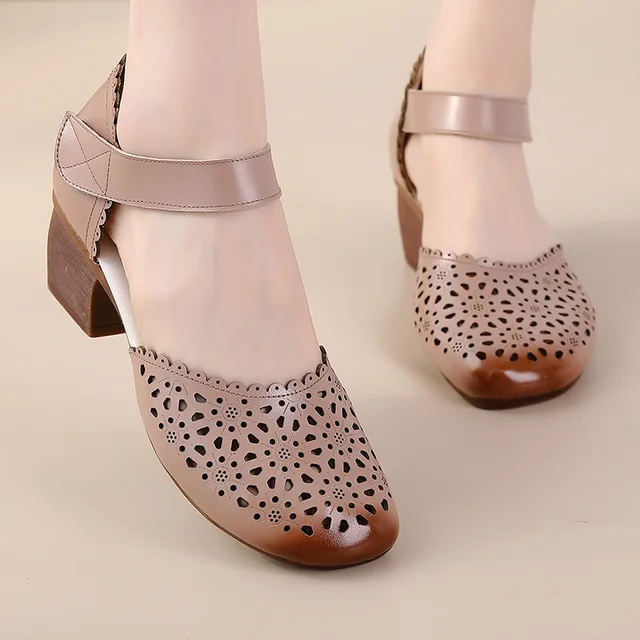 Hollowed-out Retro Heel