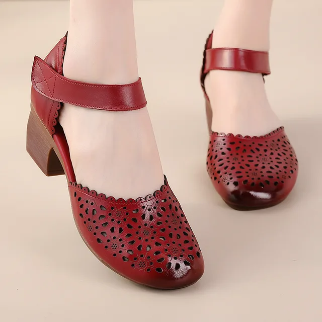 Hollowed-out Retro Heel