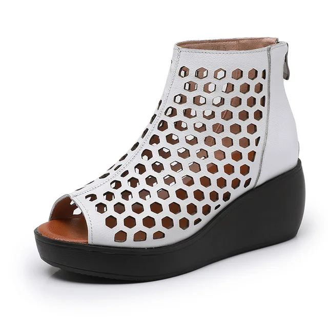 Casual women's shoes