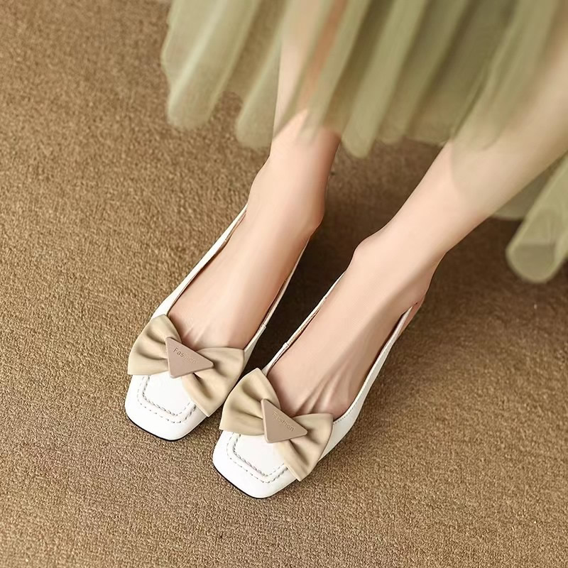 Sandals with heel