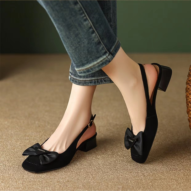 Sandals with heel